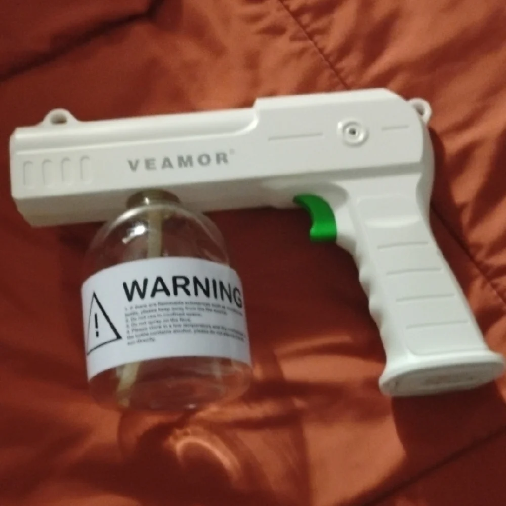White and Green VR Spray Gun